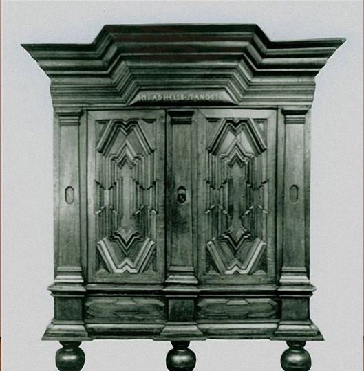 Mecklenburger Barockschrank, historisches Original