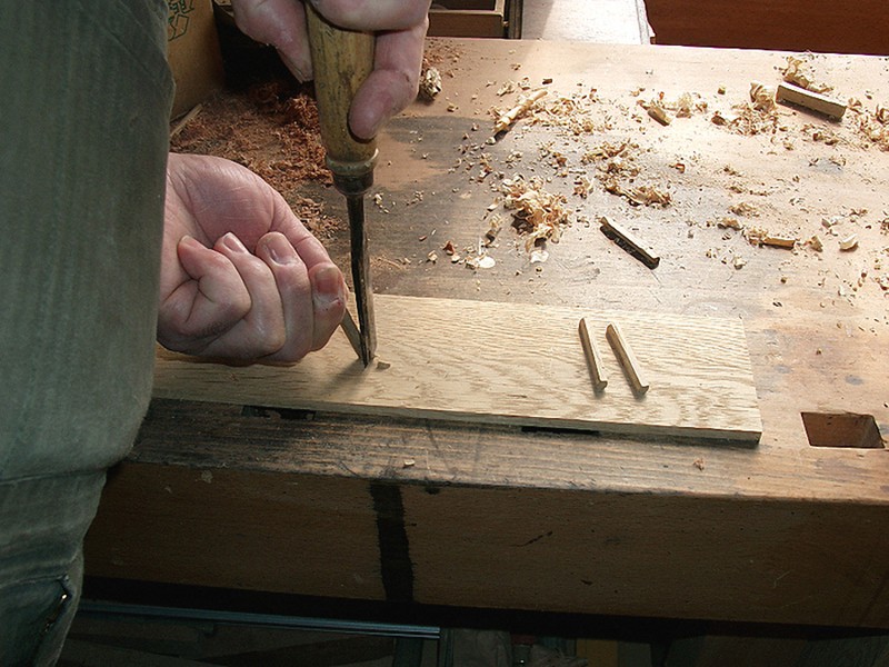 Stemmen einer Holzverbindung von Hand